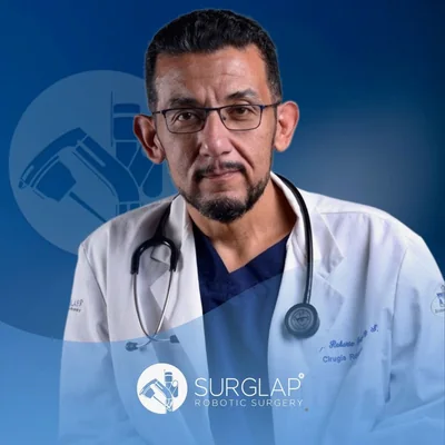 Dr. Roberto Santamaría